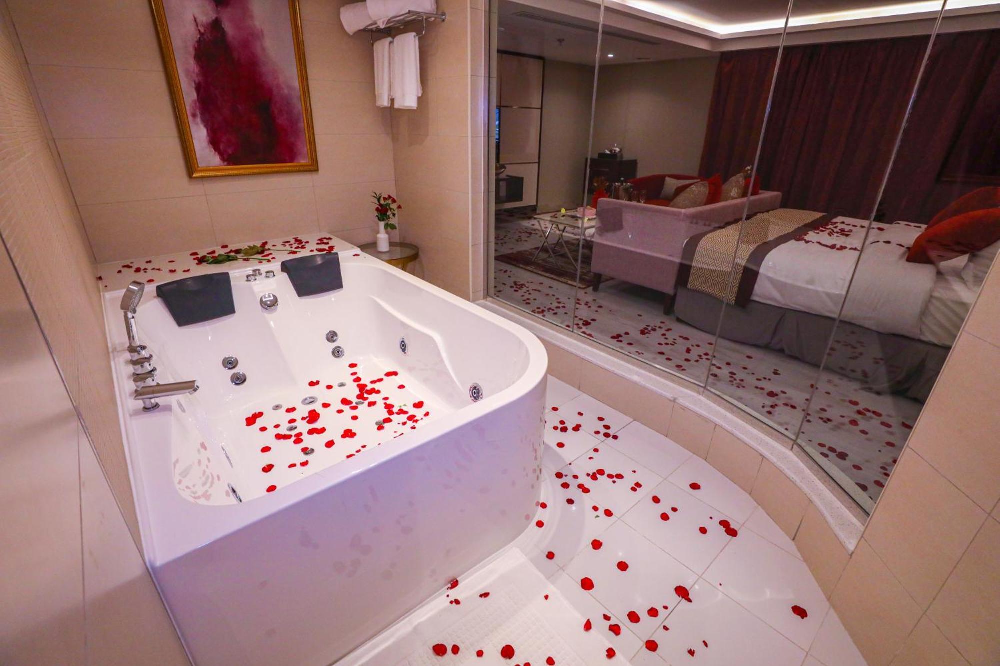 Cheerful Al Waha Unayzah Hotel عنيزة المظهر الخارجي الصورة